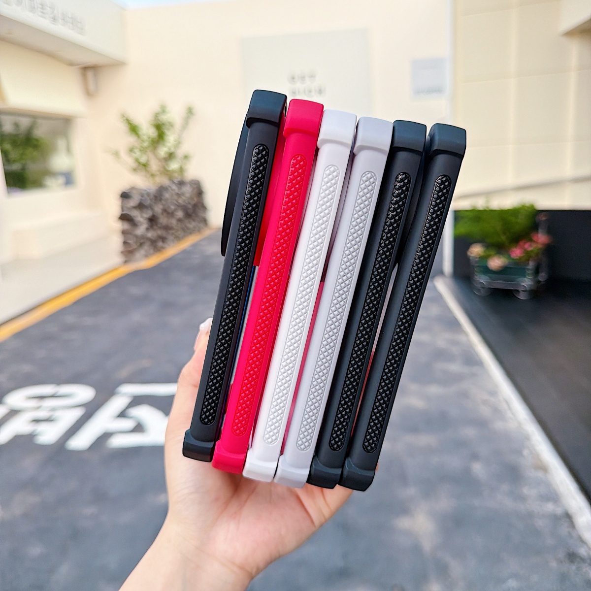 Wytrzymałe, dwuwarstwowe etui  – Photography Xiaomi 17 Ultra recenzja i cena